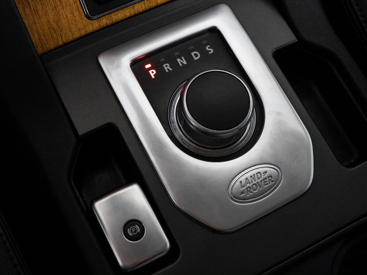 Land Rover Discovery 2013 - фото автомобиля