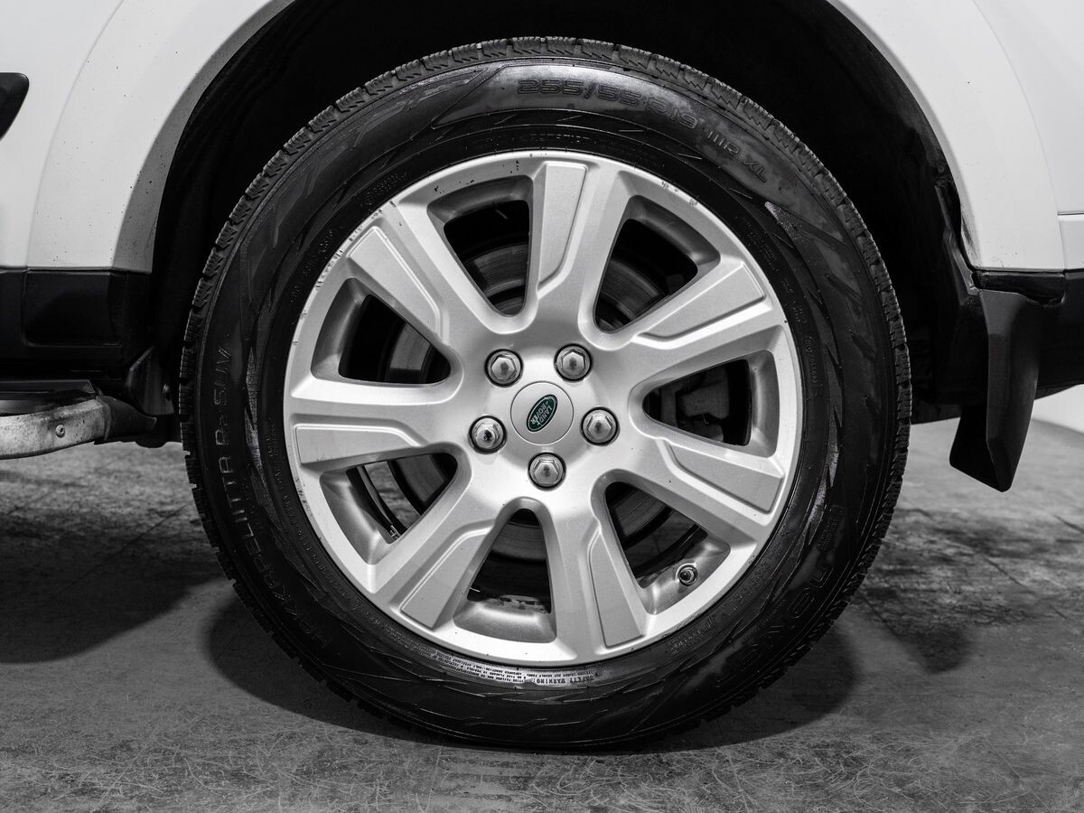 Land Rover Discovery 2013 - фото автомобиля