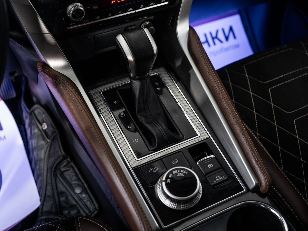 Mitsubishi Pajero Sport 2020 - фото автомобиля