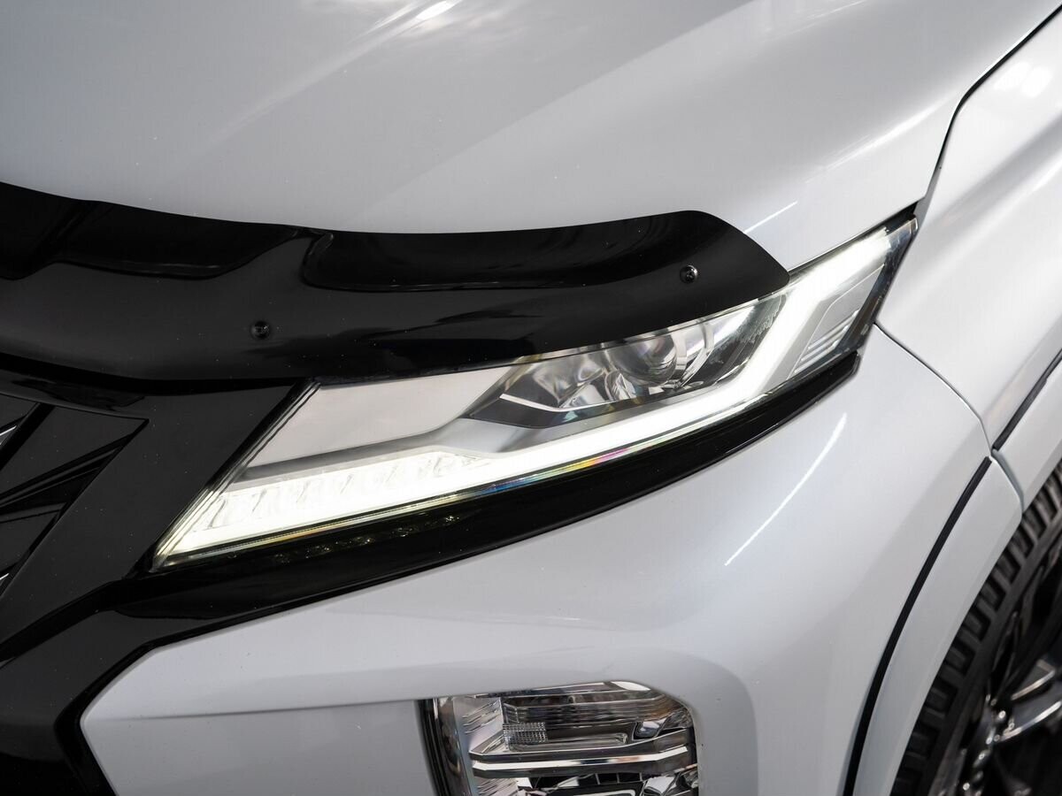 Mitsubishi Pajero Sport 2020 - фото автомобиля