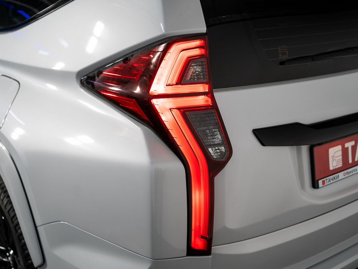 Mitsubishi Pajero Sport 2020 - фото автомобиля