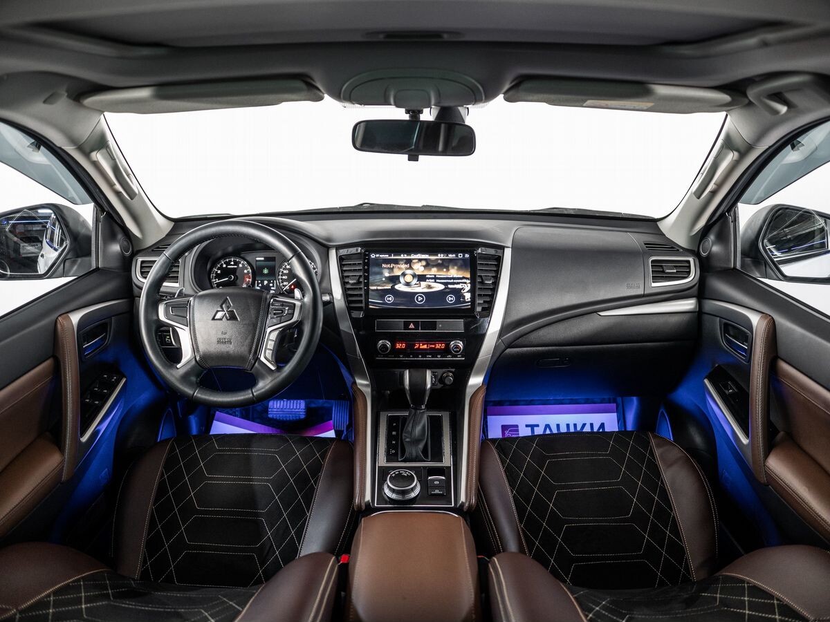 Mitsubishi Pajero Sport 2020 - фото автомобиля