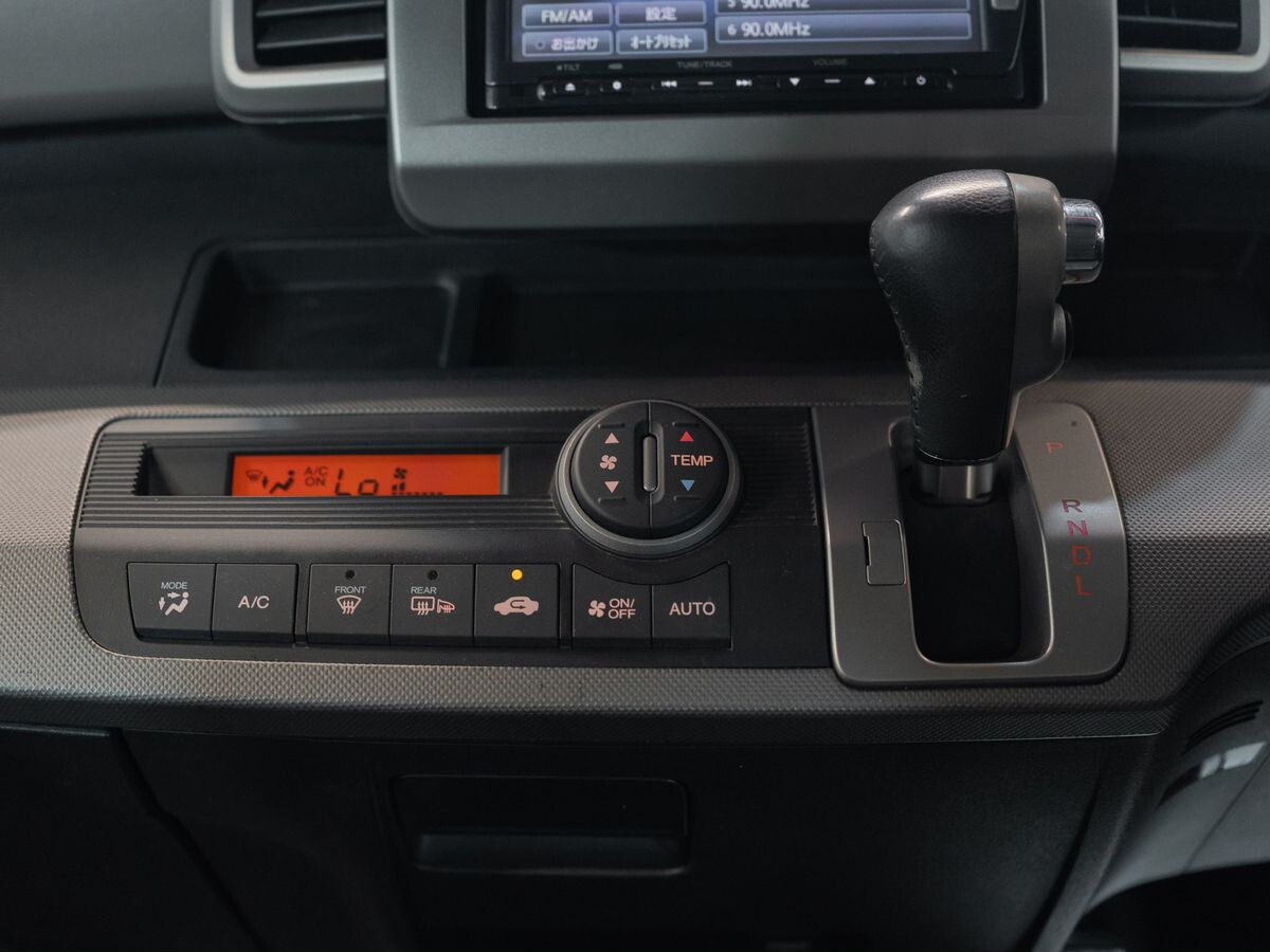 Honda Freed 2012 - фото автомобиля