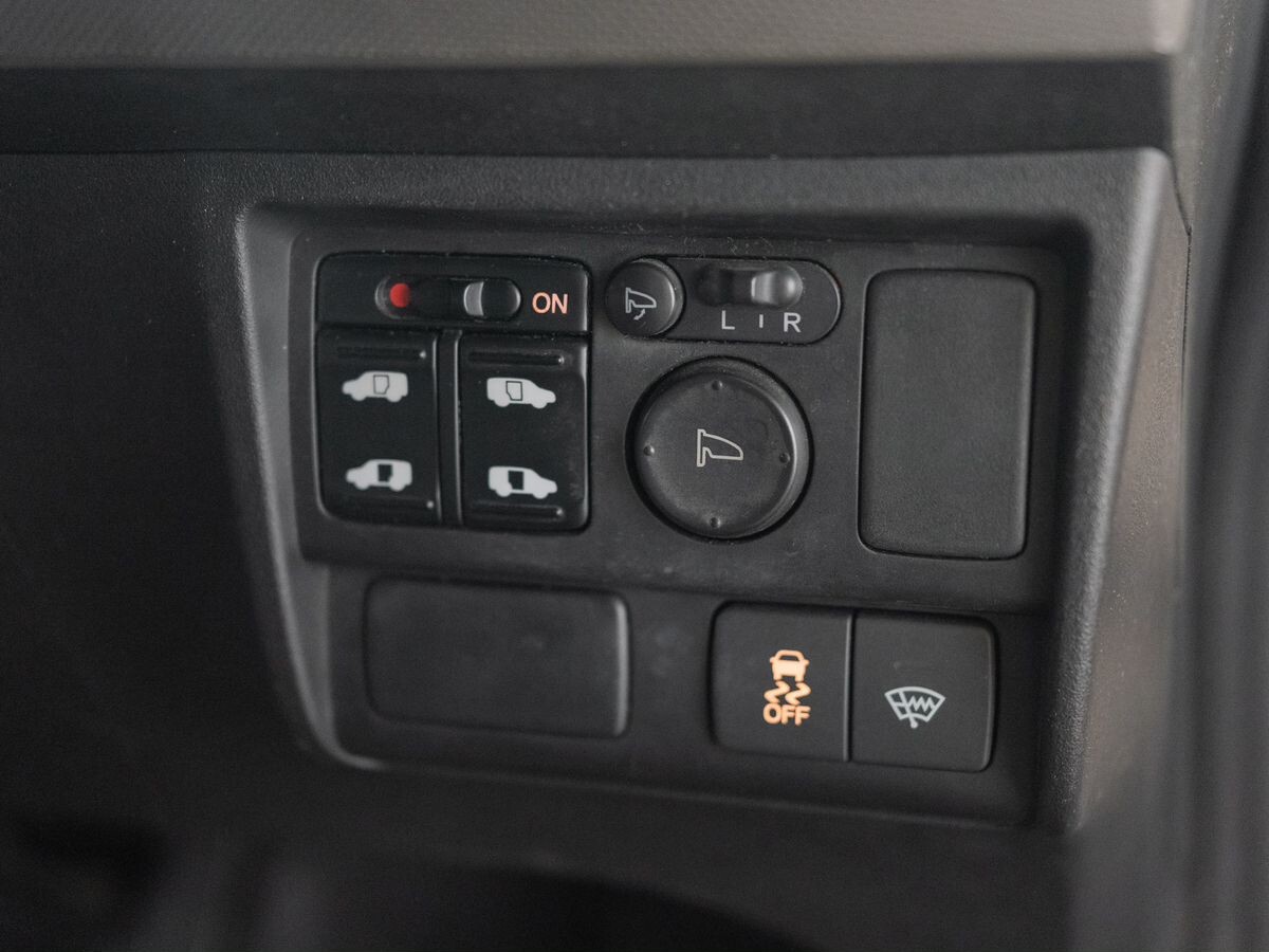 Honda Freed 2012 - фото автомобиля