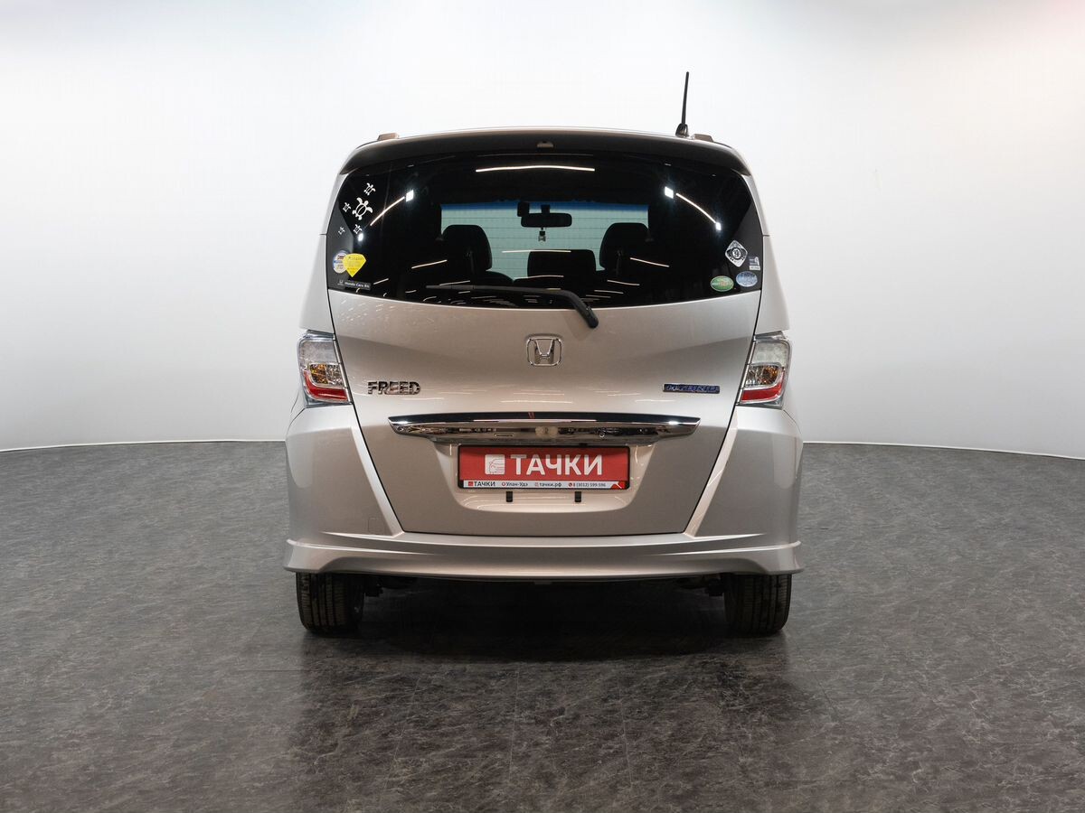 Honda Freed 2012 - фото автомобиля