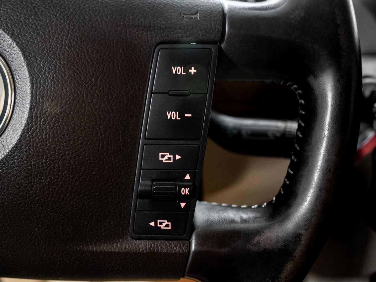 Volkswagen Touareg 2008 - фото автомобиля
