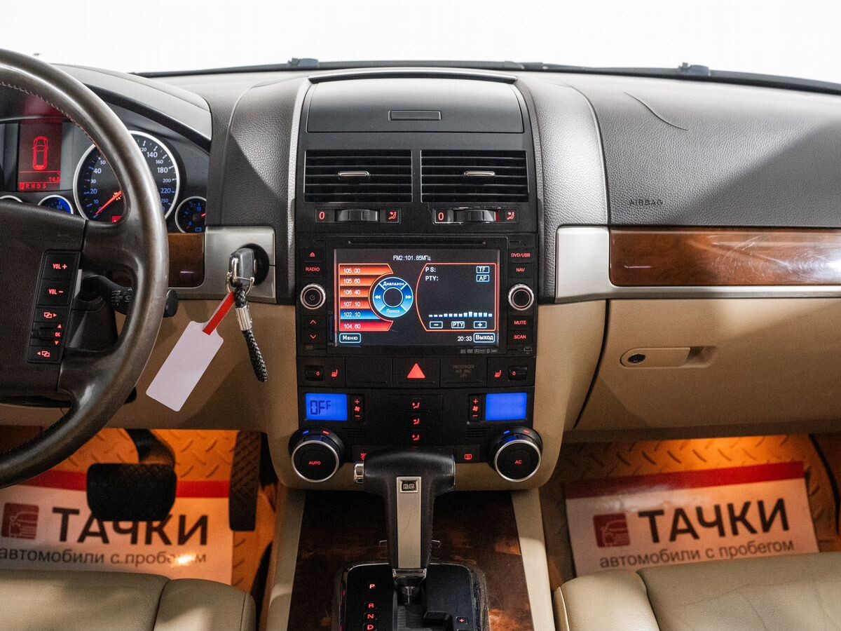 Volkswagen Touareg 2008 - фото автомобиля