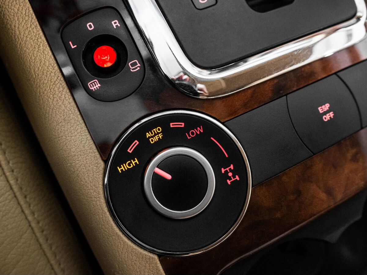 Volkswagen Touareg 2008 - фото автомобиля
