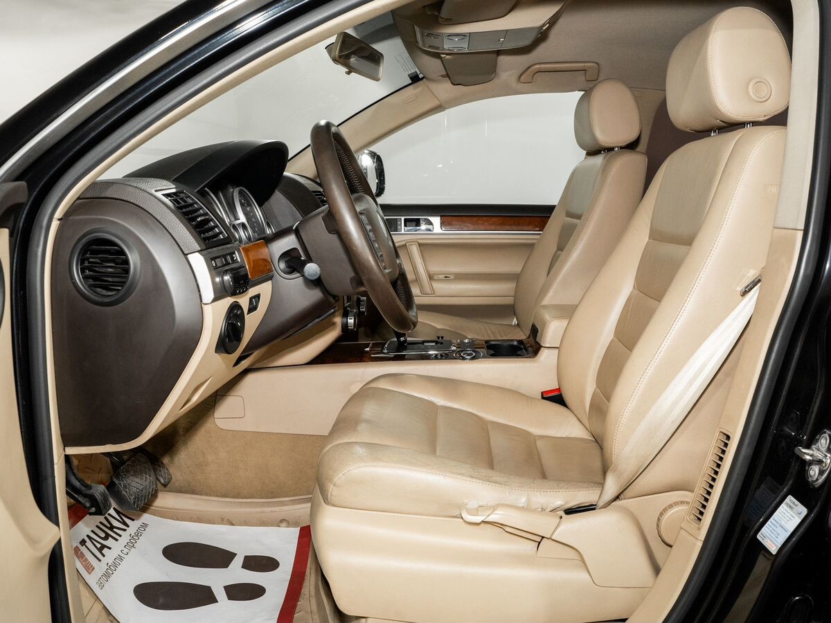 Volkswagen Touareg 2008 - фото автомобиля