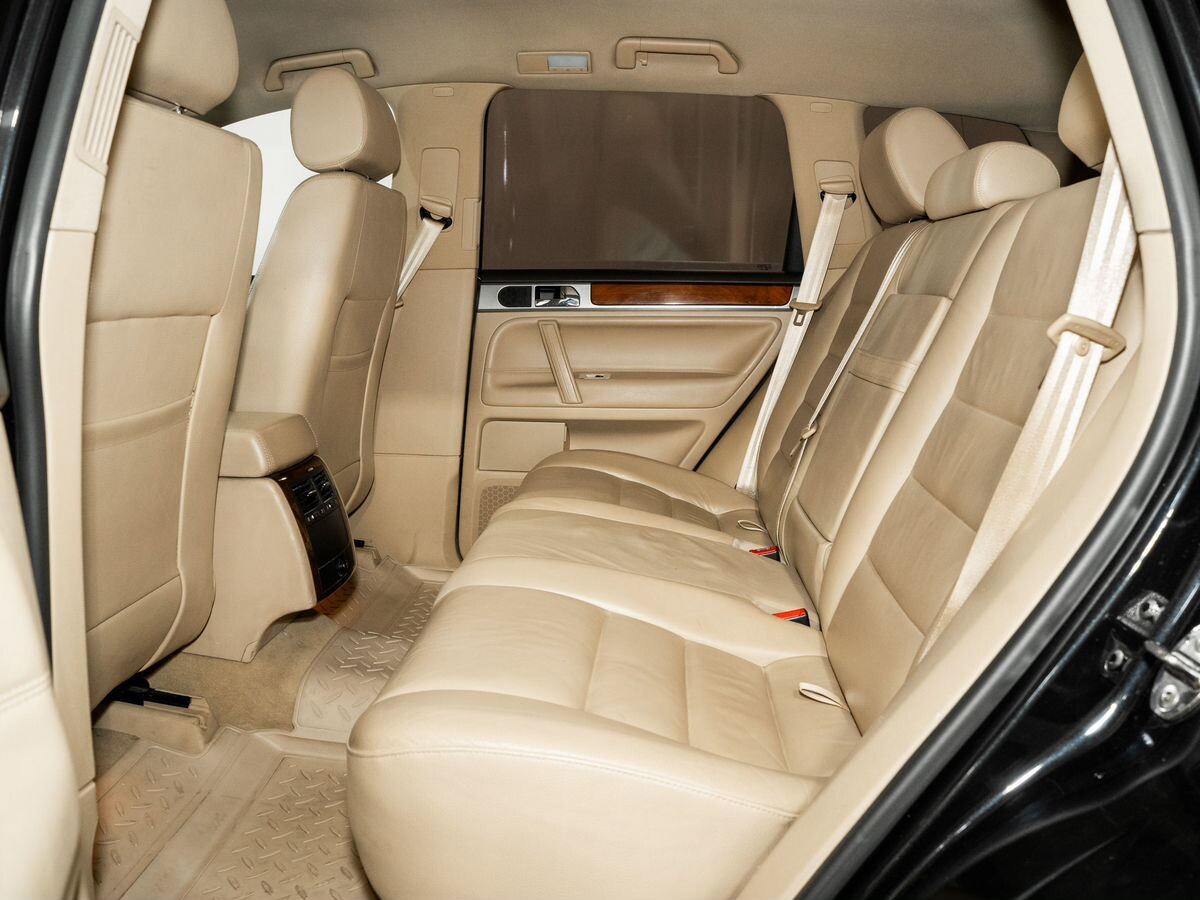 Volkswagen Touareg 2008 - фото автомобиля