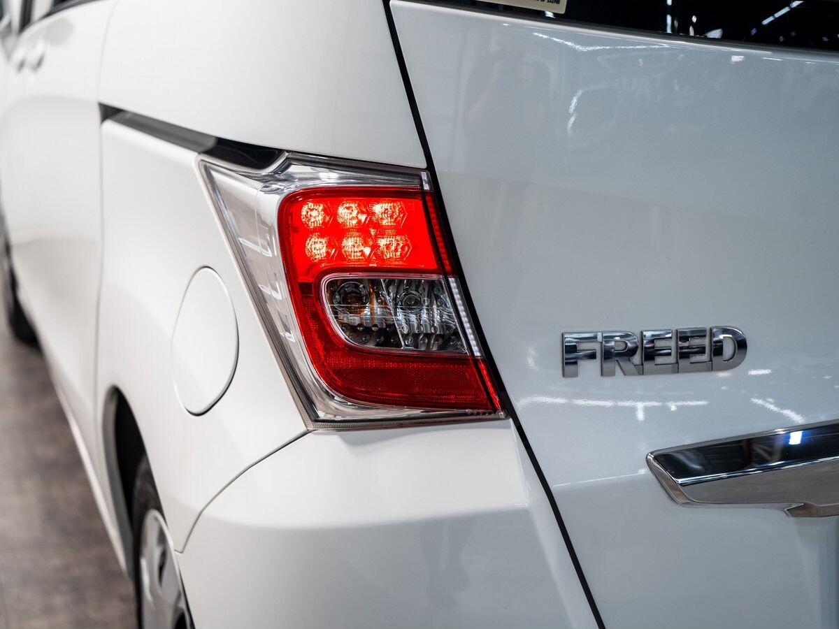 Honda Freed 2014 - фото автомобиля