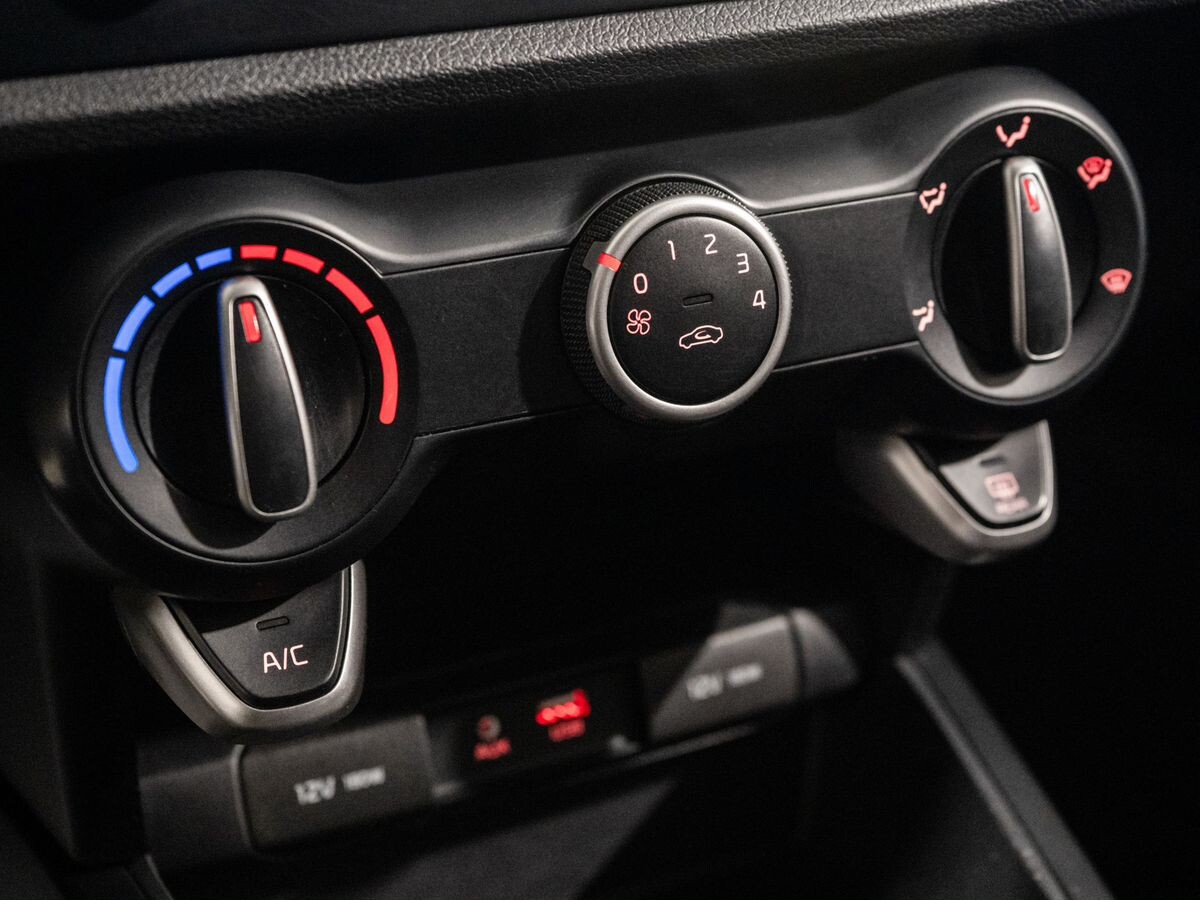 Kia Rio X (X-Line) 2018 - фото автомобиля