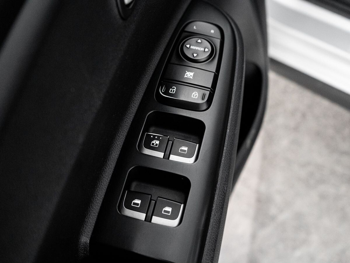 Kia Rio X (X-Line) 2018 - фото автомобиля
