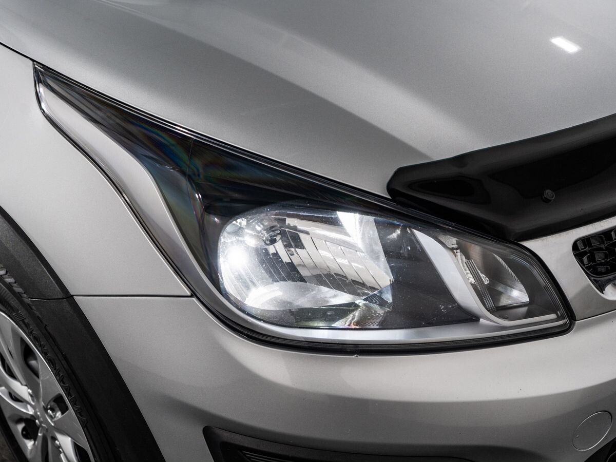 Kia Rio X (X-Line) 2018 - фото автомобиля