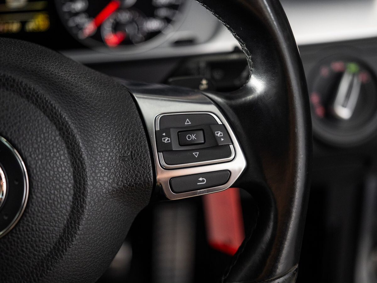 Volkswagen Passat 2014 - фото автомобиля