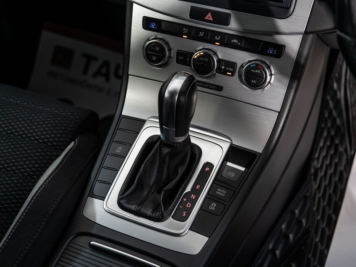 Volkswagen Passat 2014 - фото автомобиля