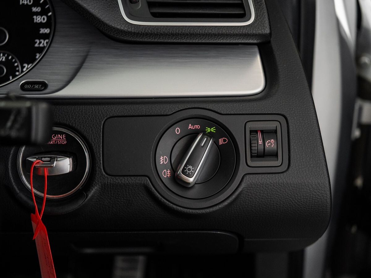 Volkswagen Passat 2014 - фото автомобиля