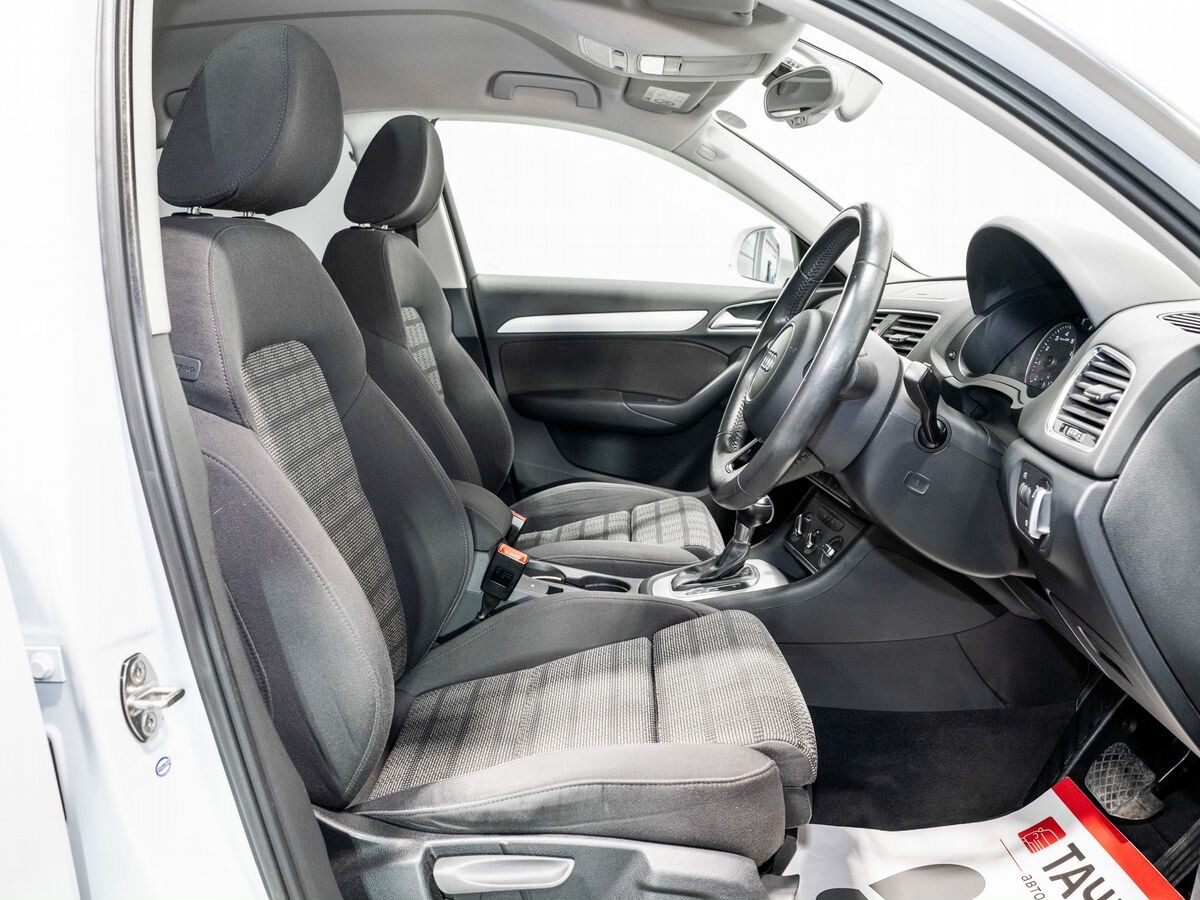 Audi Q3 2015 - фото автомобиля
