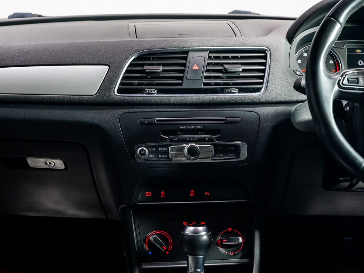 Audi Q3 2015 - фото автомобиля