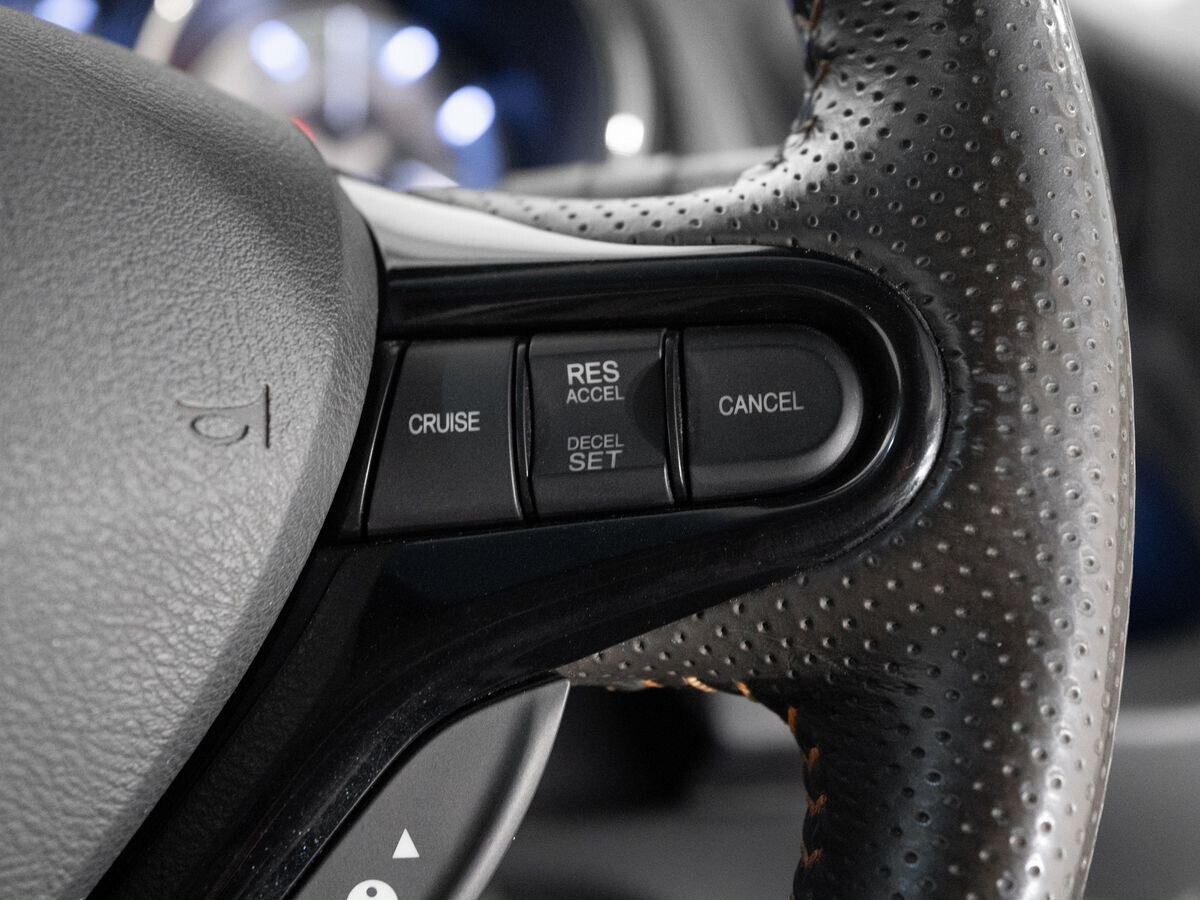 Honda Fit Shuttle 2012 - фото автомобиля
