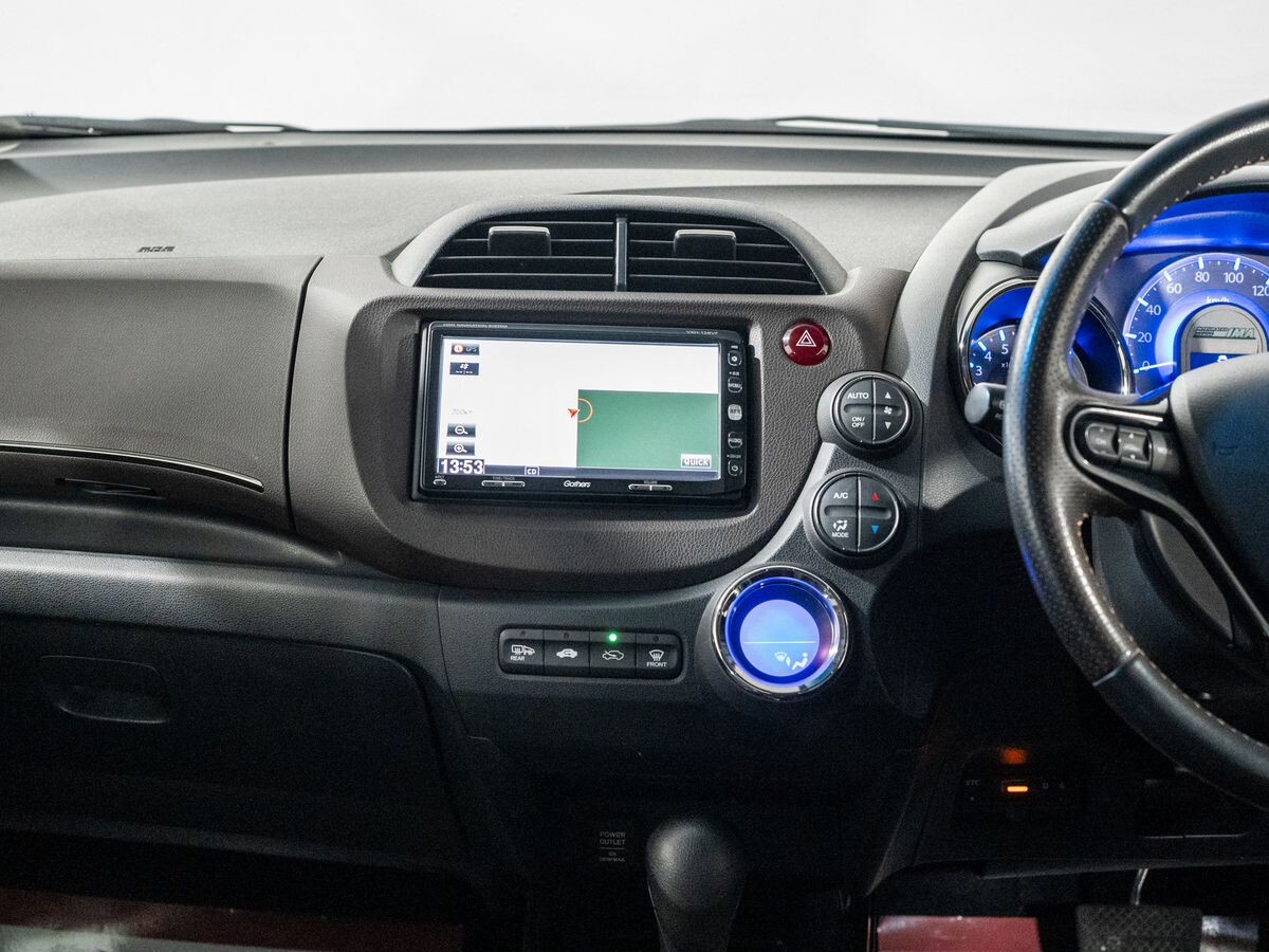 Honda Fit Shuttle 2012 - фото автомобиля