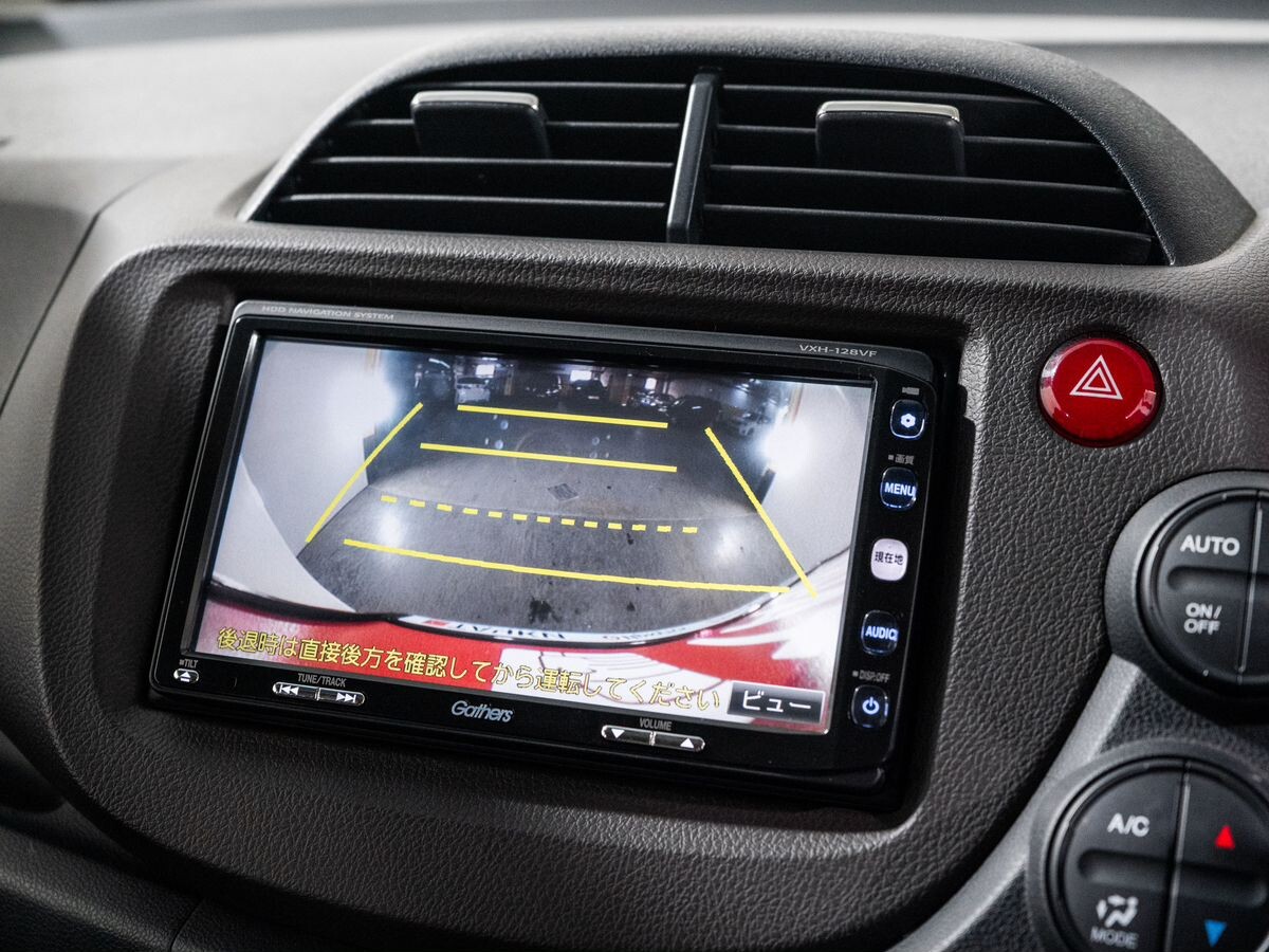 Honda Fit Shuttle 2012 - фото автомобиля