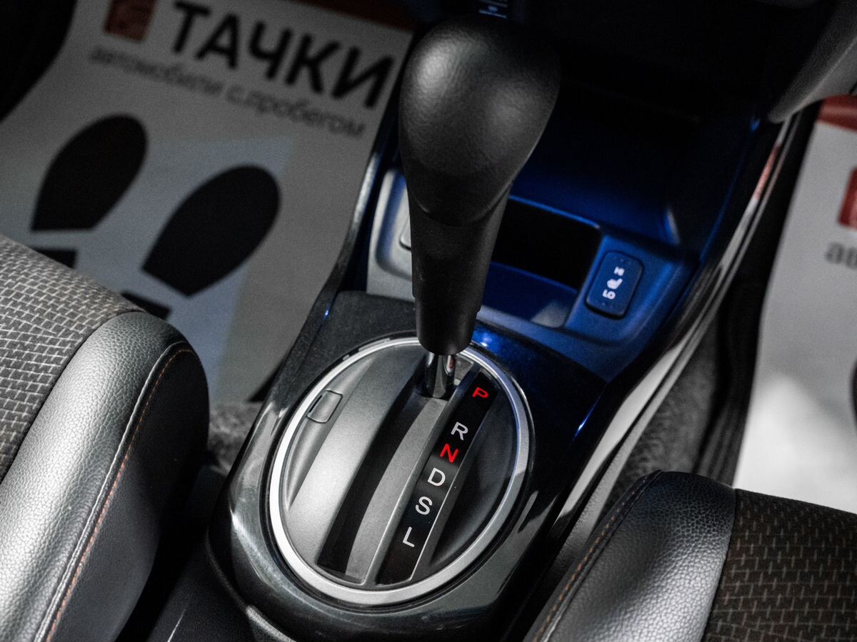 Honda Fit Shuttle 2012 - фото автомобиля