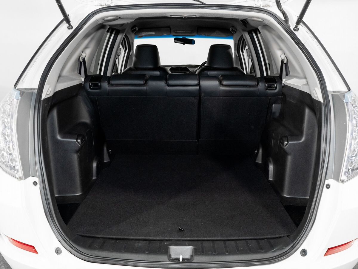 Honda Fit Shuttle 2012 - фото автомобиля