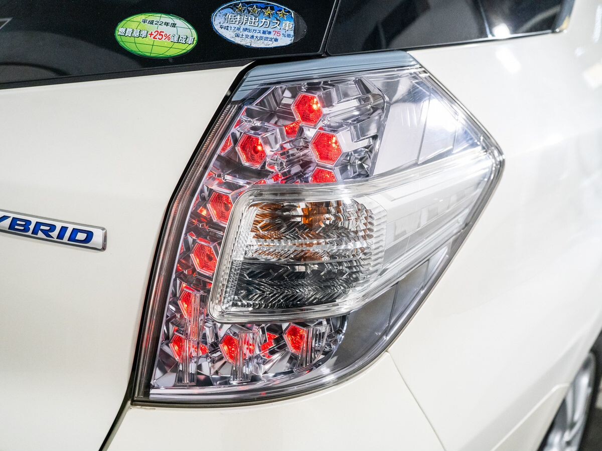 Honda Fit Shuttle 2012 - фото автомобиля
