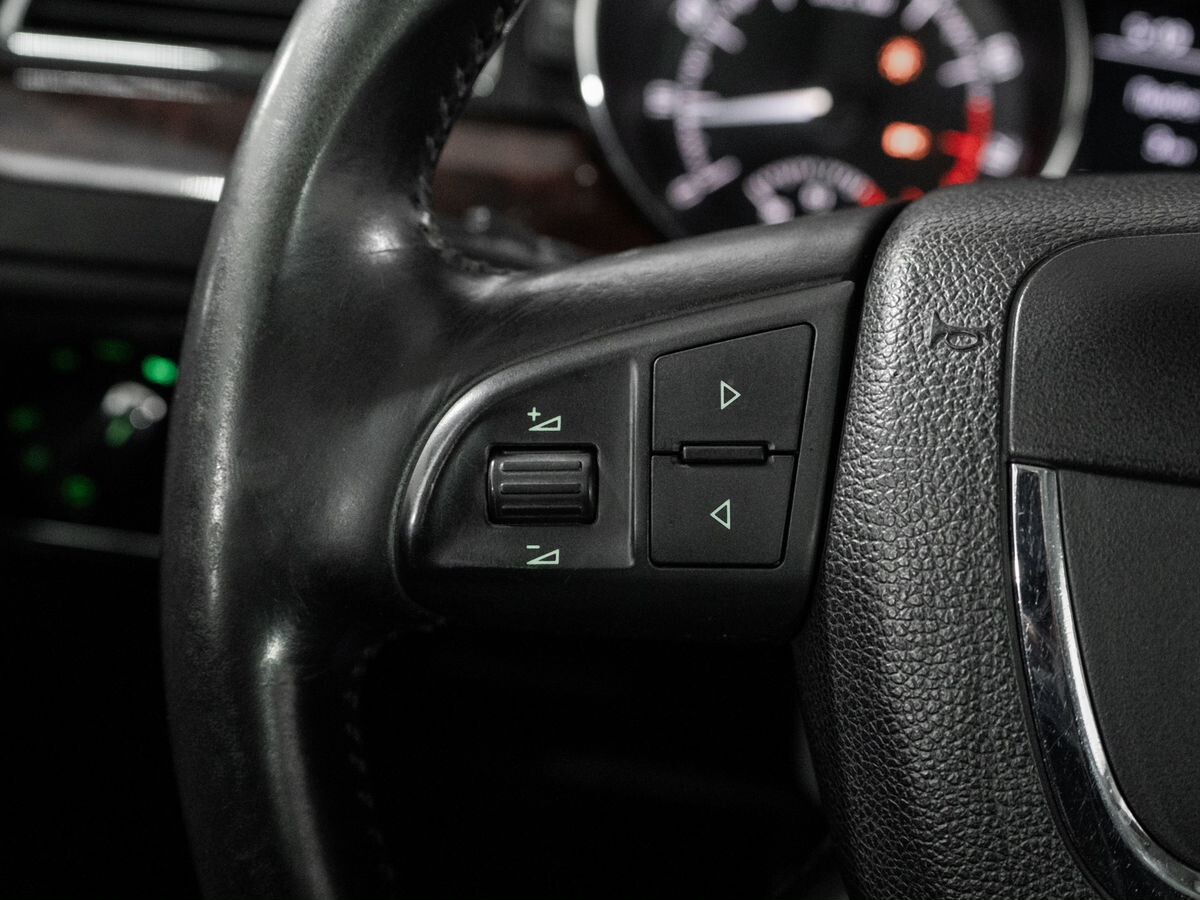 Skoda Superb 2012 - фото автомобиля
