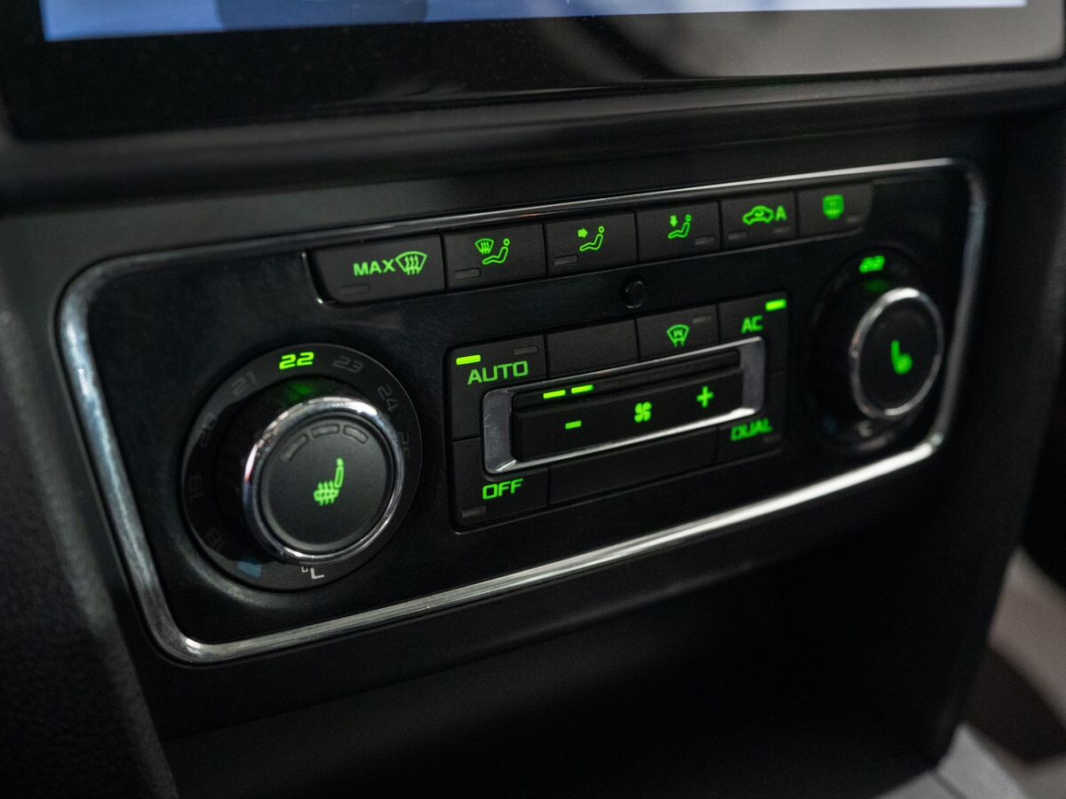 Skoda Superb 2012 - фото автомобиля