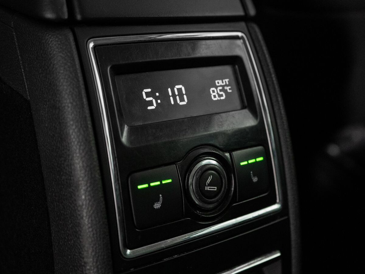 Skoda Superb 2012 - фото автомобиля