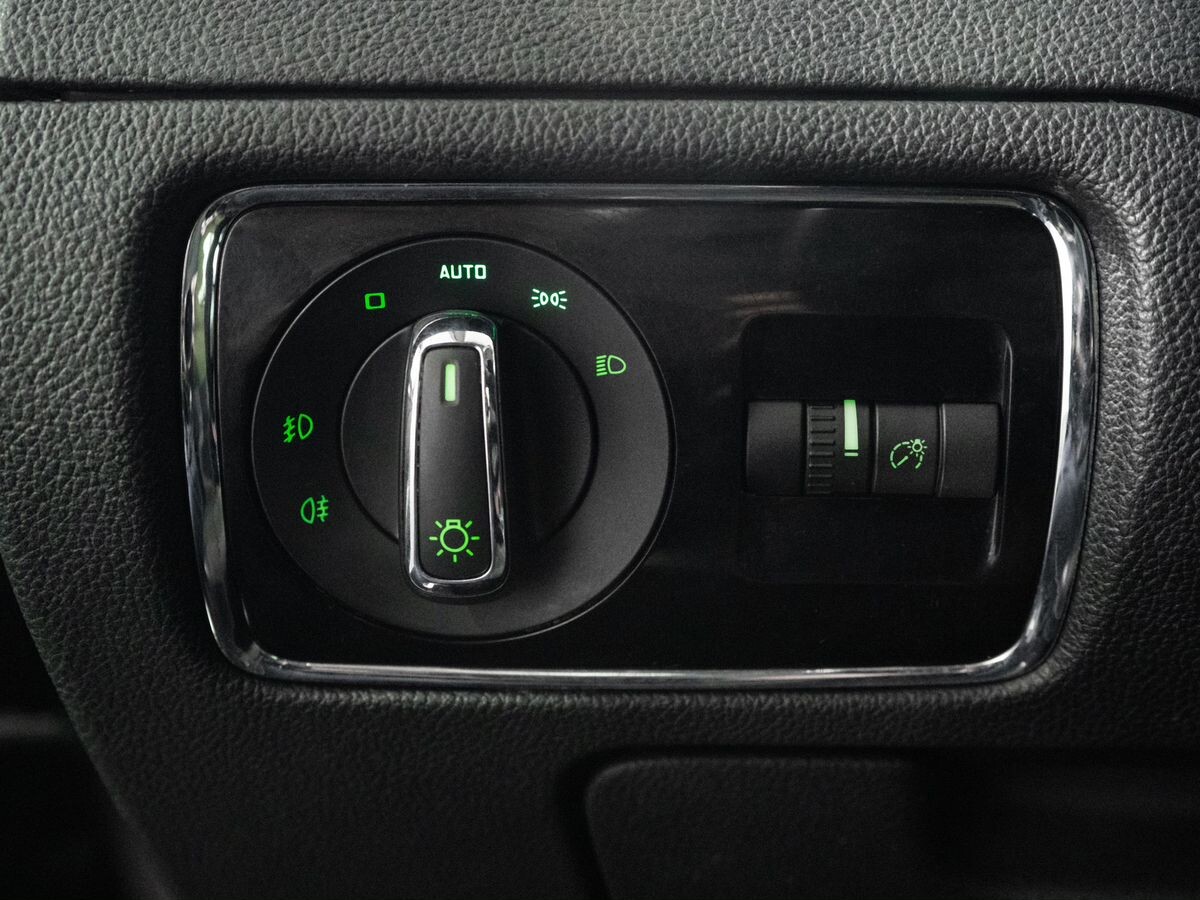 Skoda Superb 2012 - фото автомобиля