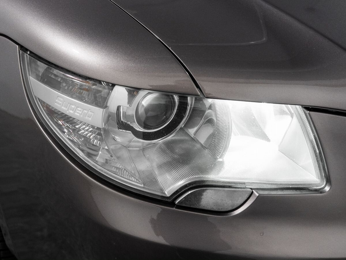 Skoda Superb 2012 - фото автомобиля