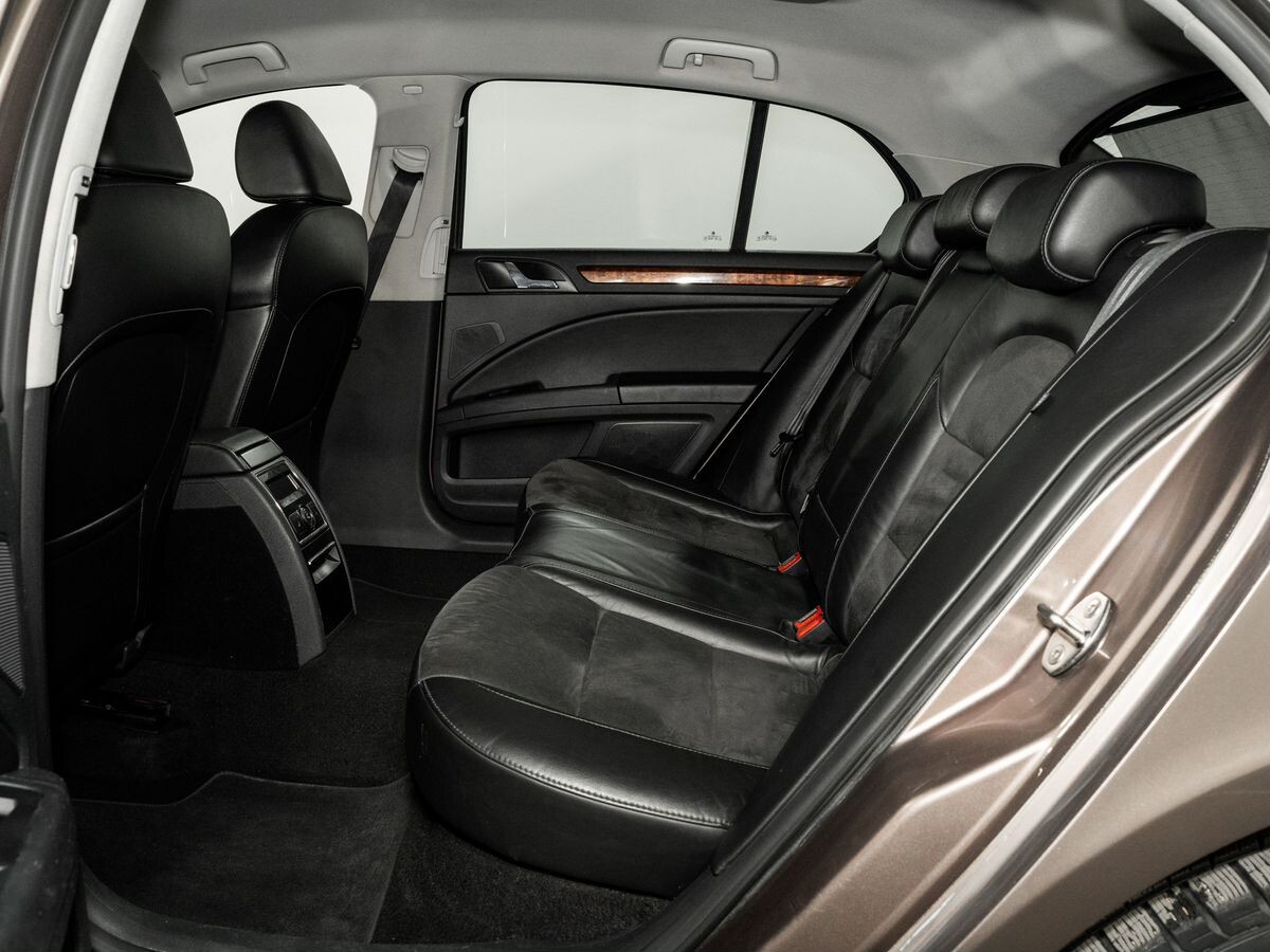 Skoda Superb 2012 - фото автомобиля