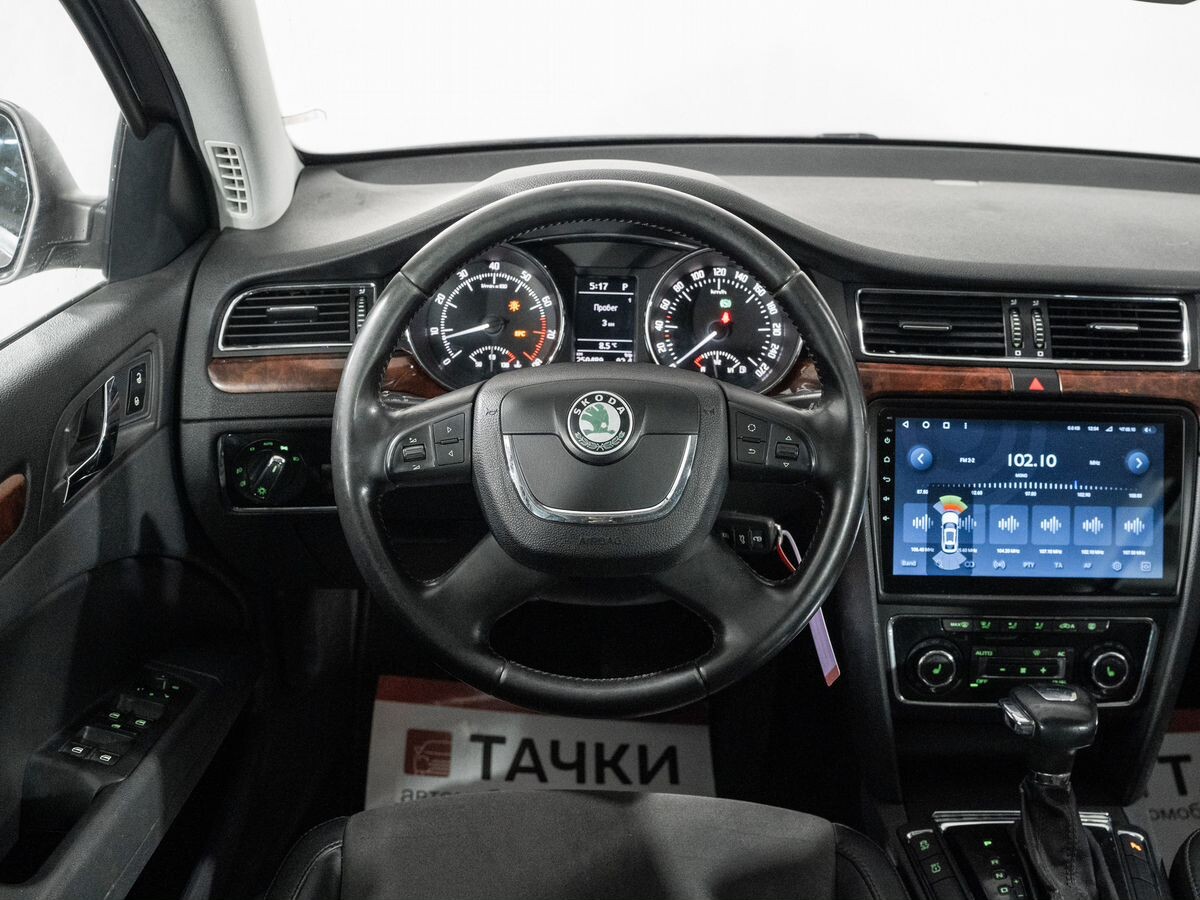 Skoda Superb 2012 - фото автомобиля