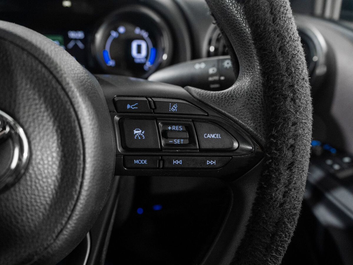 Toyota Yaris 2020 - фото автомобиля