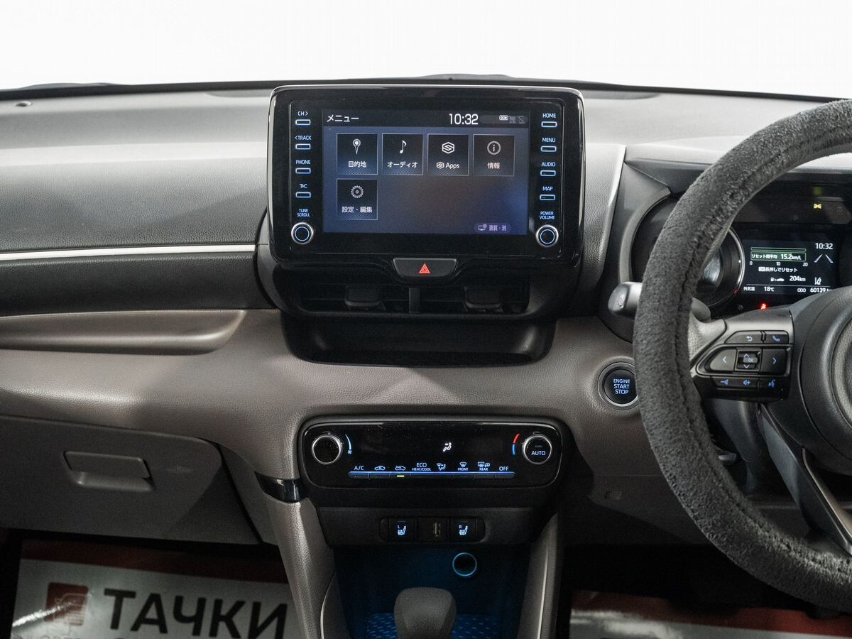 Toyota Yaris 2020 - фото автомобиля