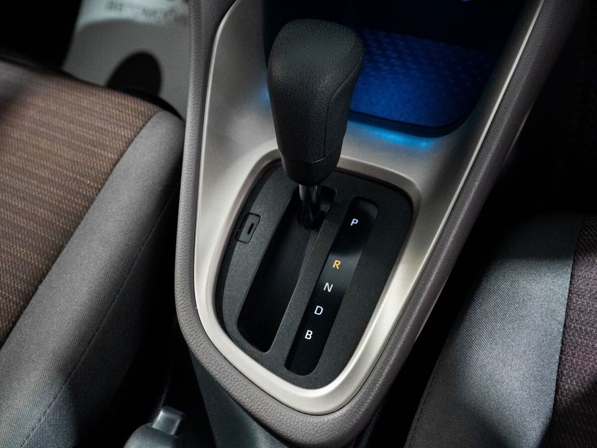 Toyota Yaris 2020 - фото автомобиля