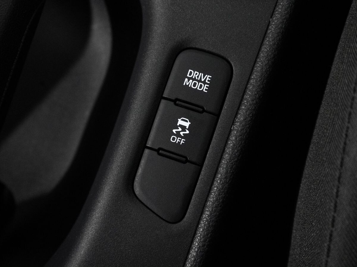 Toyota Yaris 2020 - фото автомобиля