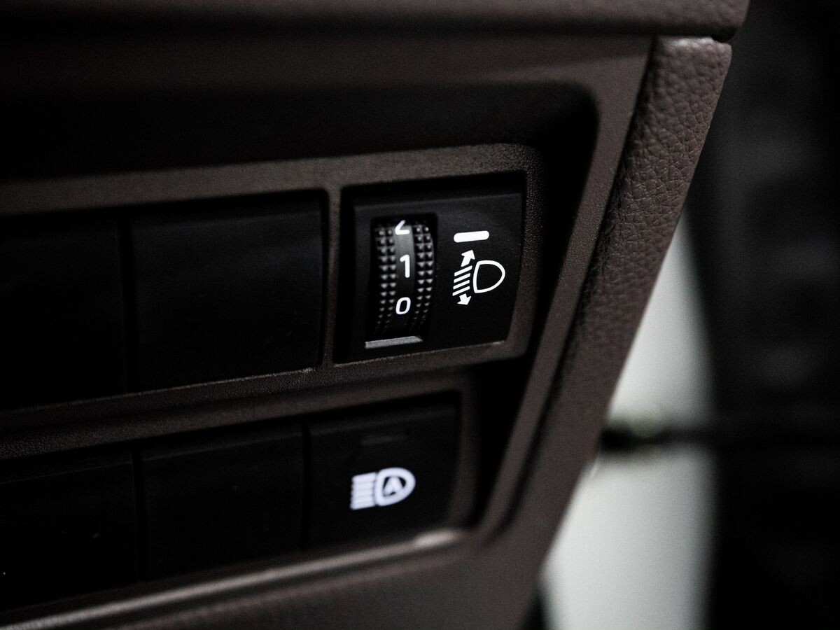 Toyota Yaris 2020 - фото автомобиля