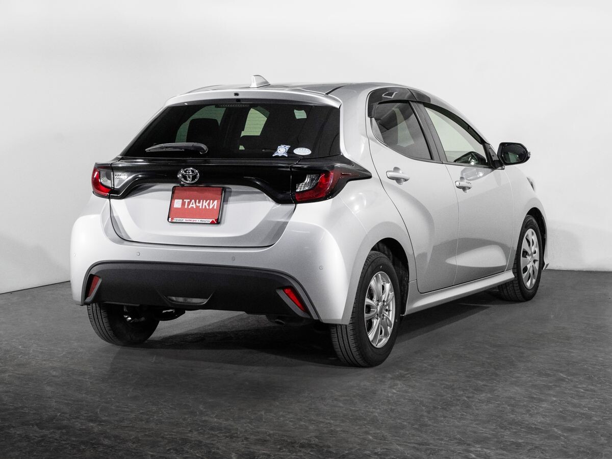 Toyota Yaris 2020 - фото автомобиля