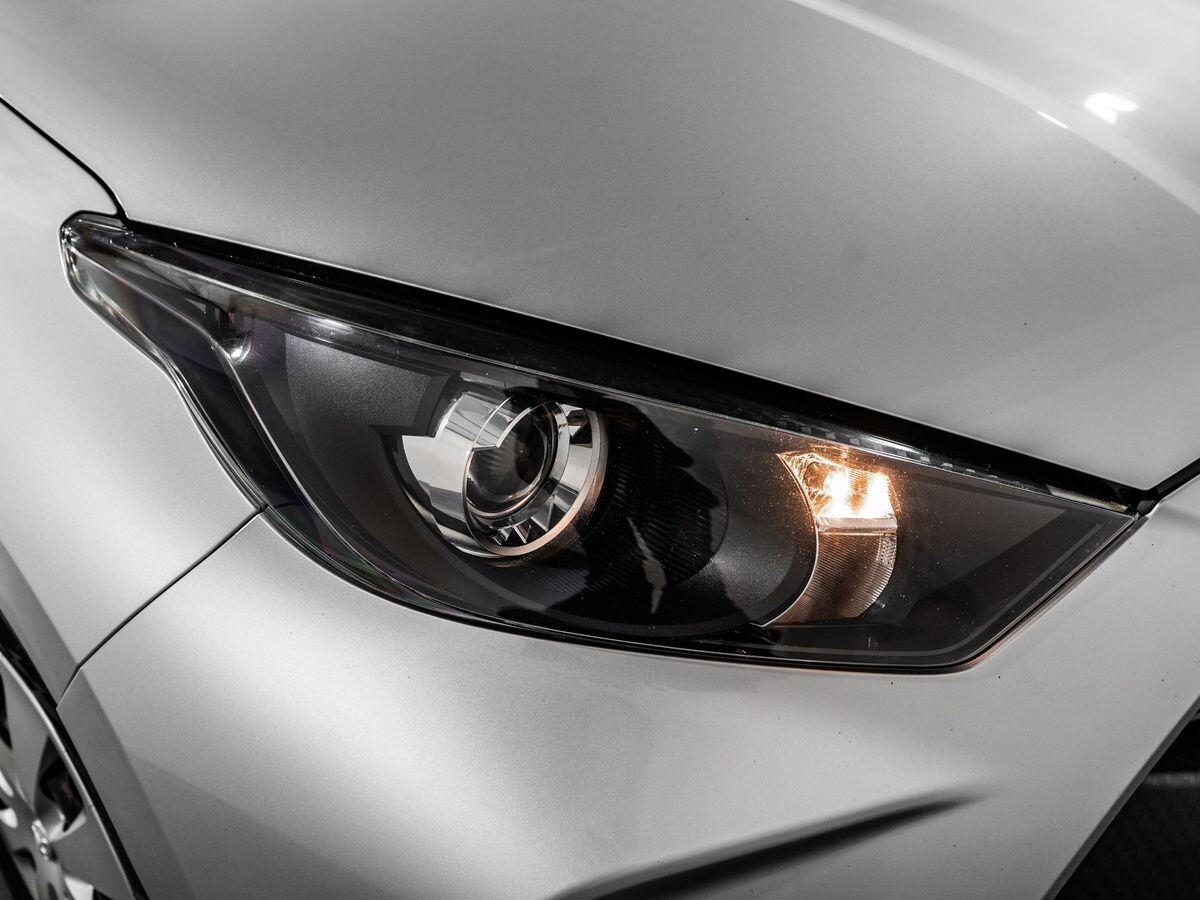 Toyota Yaris 2020 - фото автомобиля
