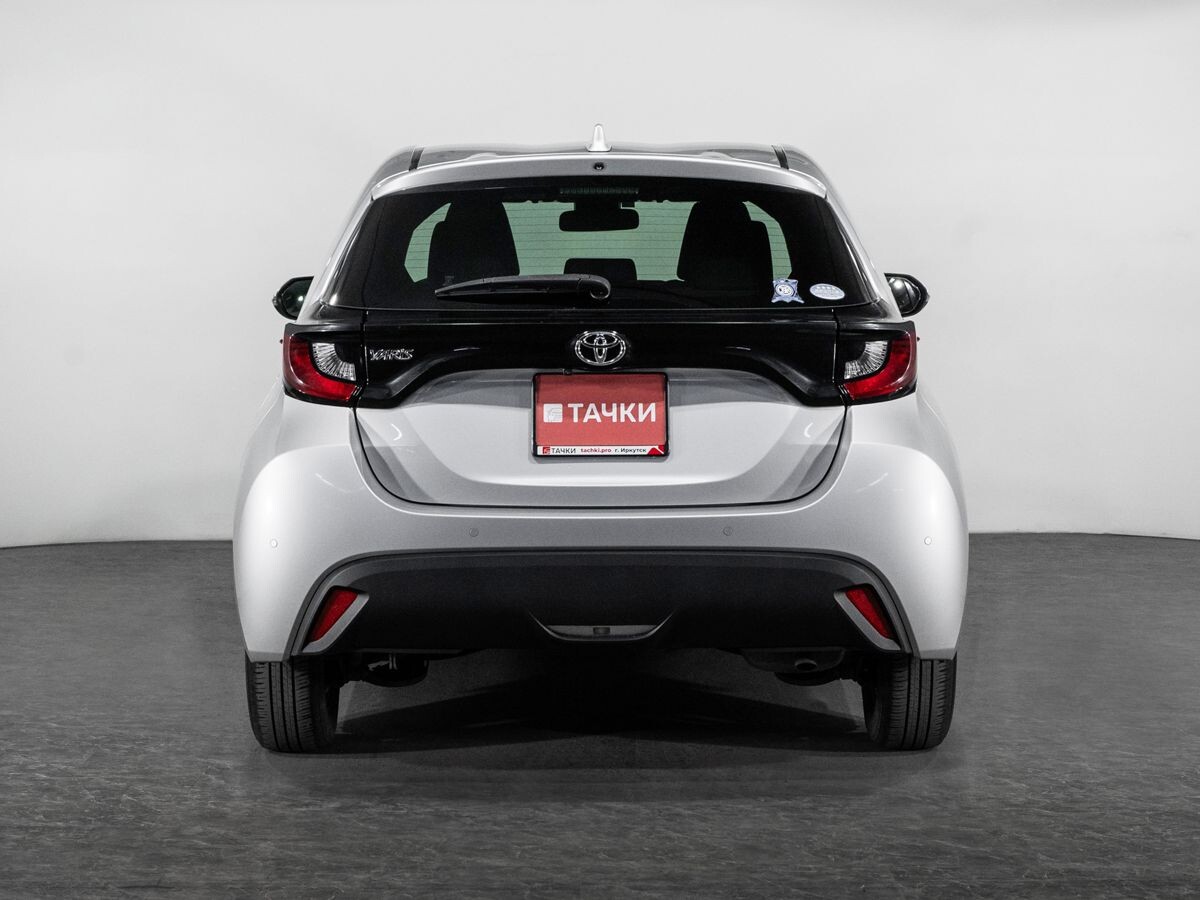 Toyota Yaris 2020 - фото автомобиля
