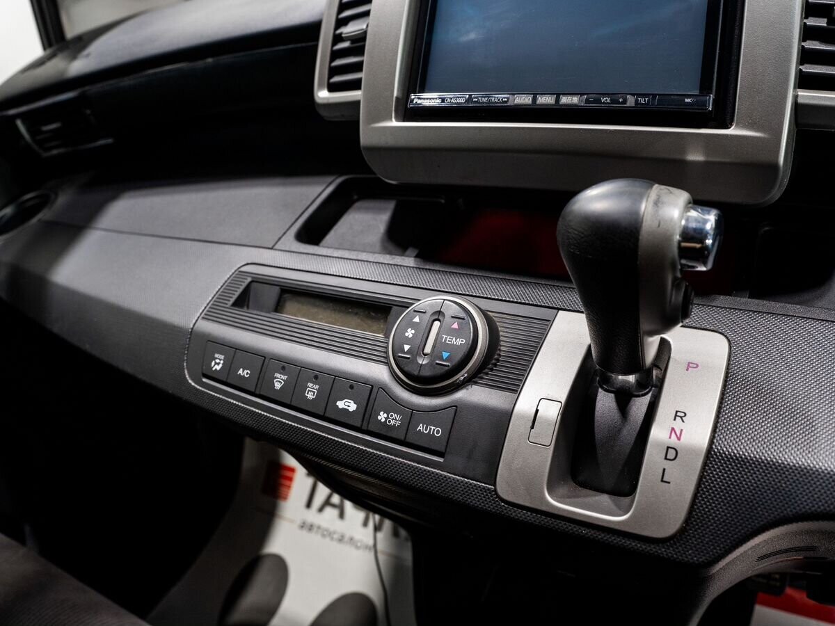 Honda Freed 2012 - фото автомобиля