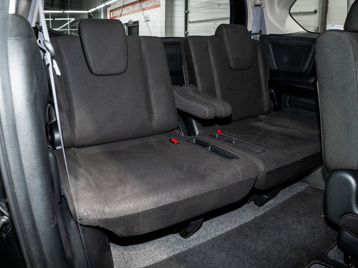 Honda Freed 2012 - фото автомобиля