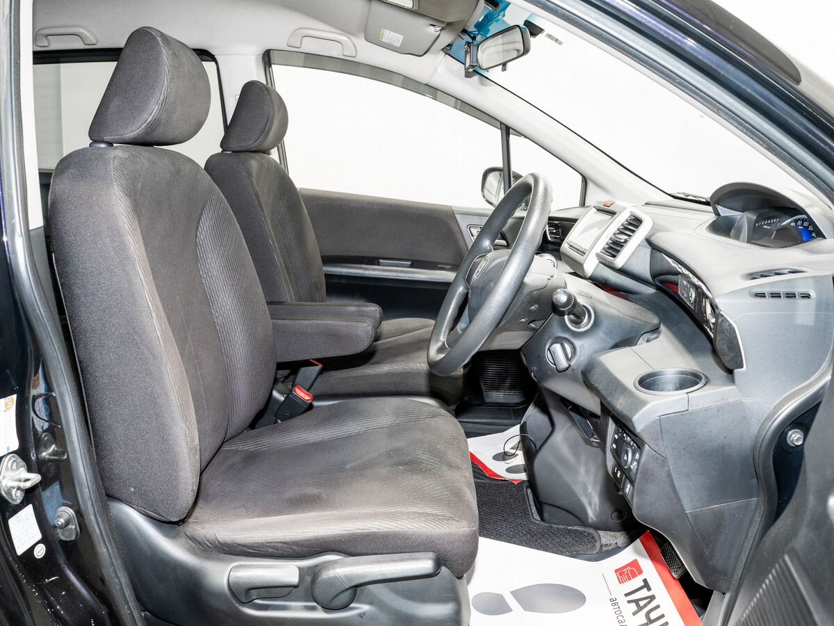 Honda Freed 2012 - фото автомобиля