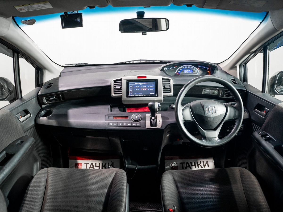 Honda Freed 2012 - фото автомобиля