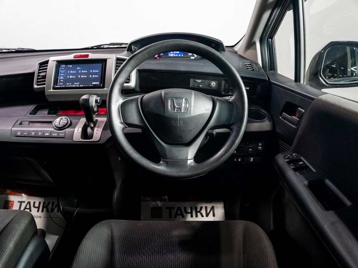 Honda Freed 2012 - фото автомобиля