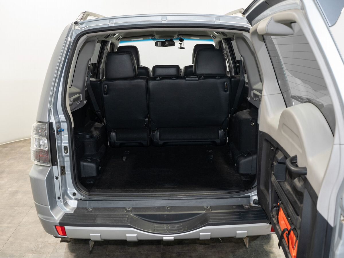 Mitsubishi Pajero 2011 - фото автомобиля